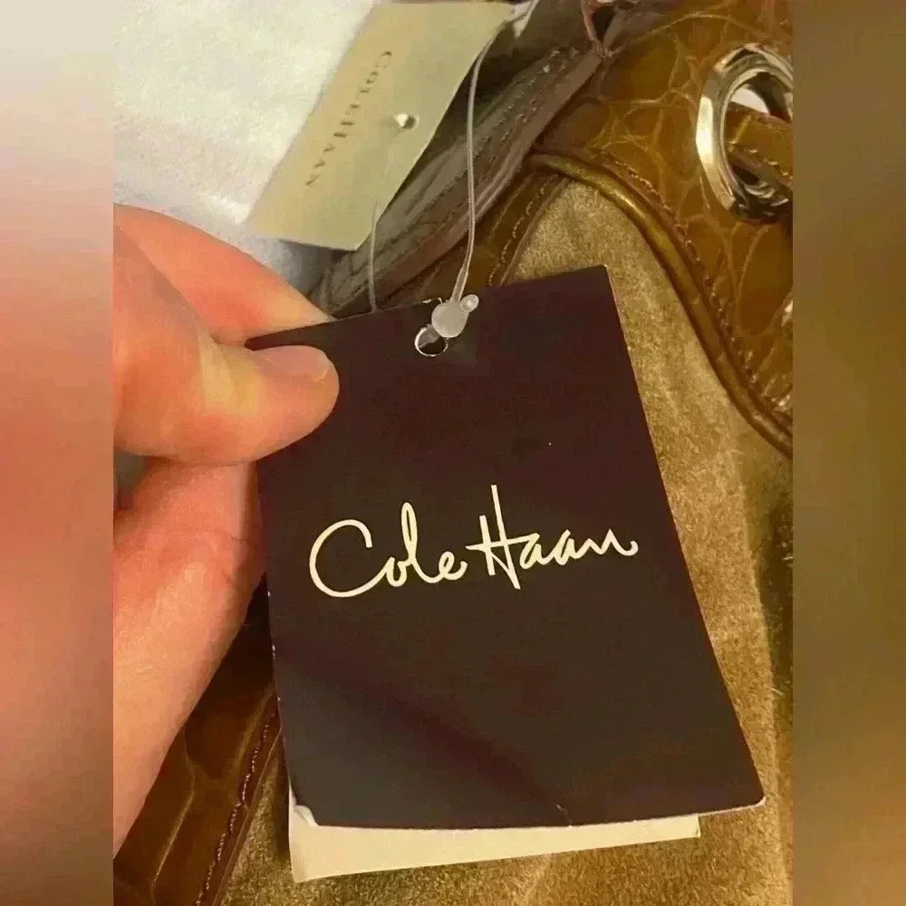 🏵️Cole Haan Drawstring Hobo Hazelnut soft Suede luxurious bag 🏵️ - Picture 9 of 10